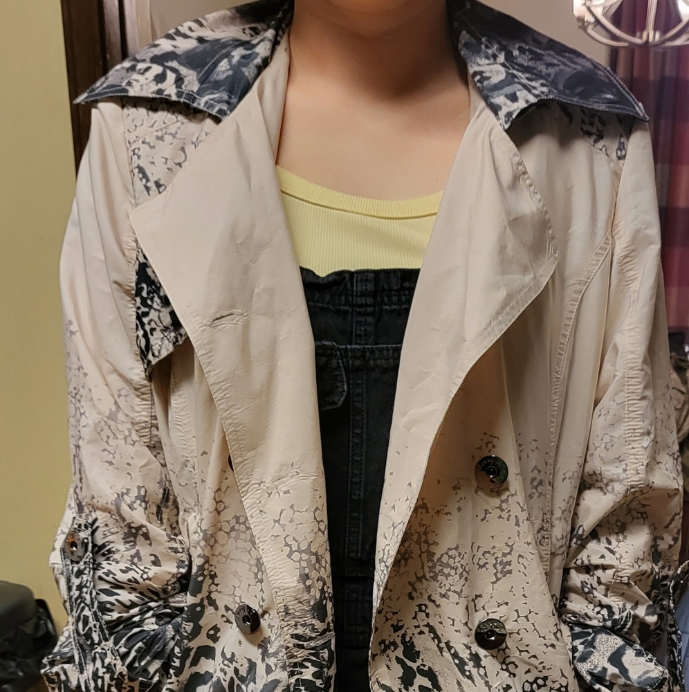 Cute lightweight coat with hood